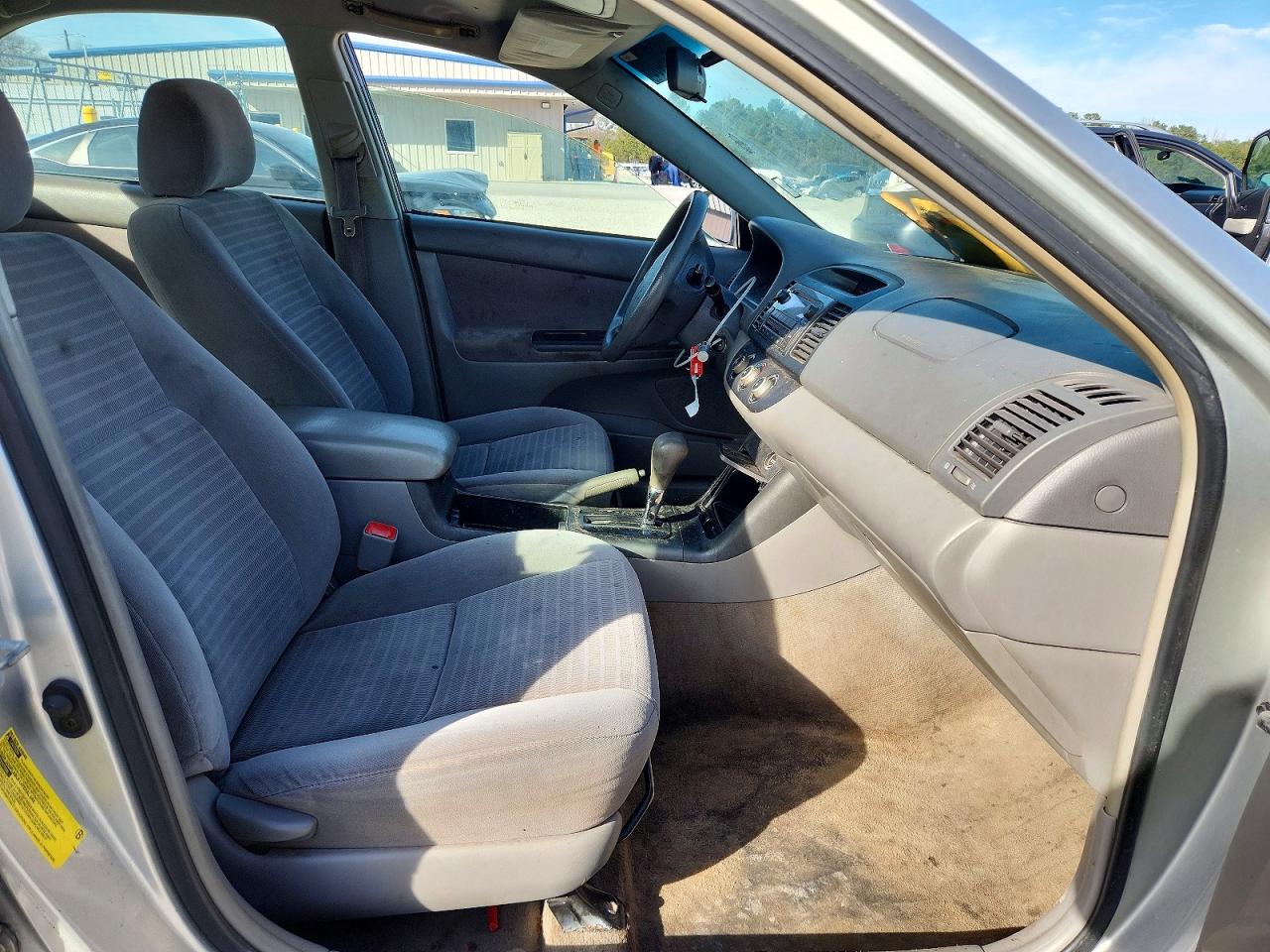 2005 TOYOTA CAMRY LE photo 13