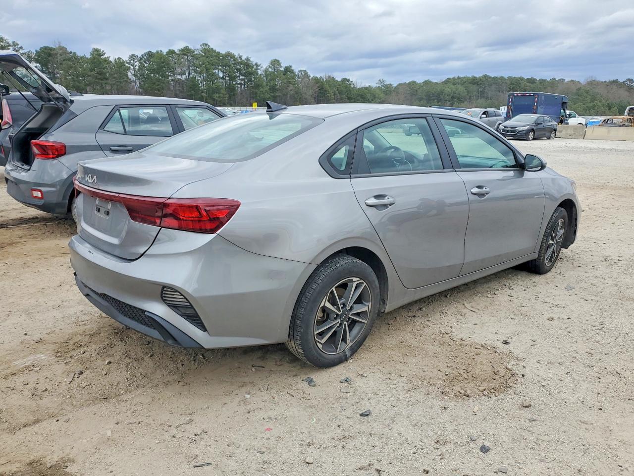 2023 KIA FORTE LXS photo 5