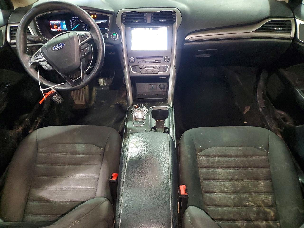 2018 FORD FUSION SE photo 8