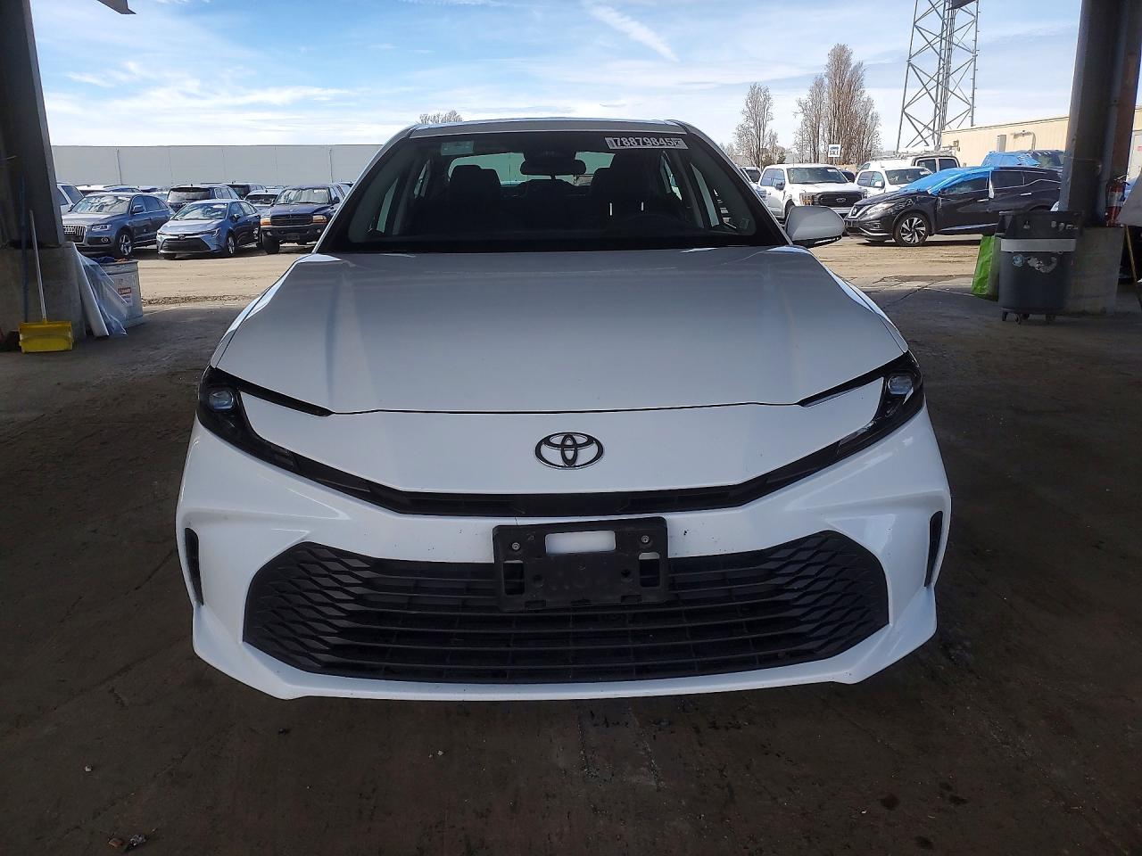 2025 TOYOTA CAMRY LE photo 5