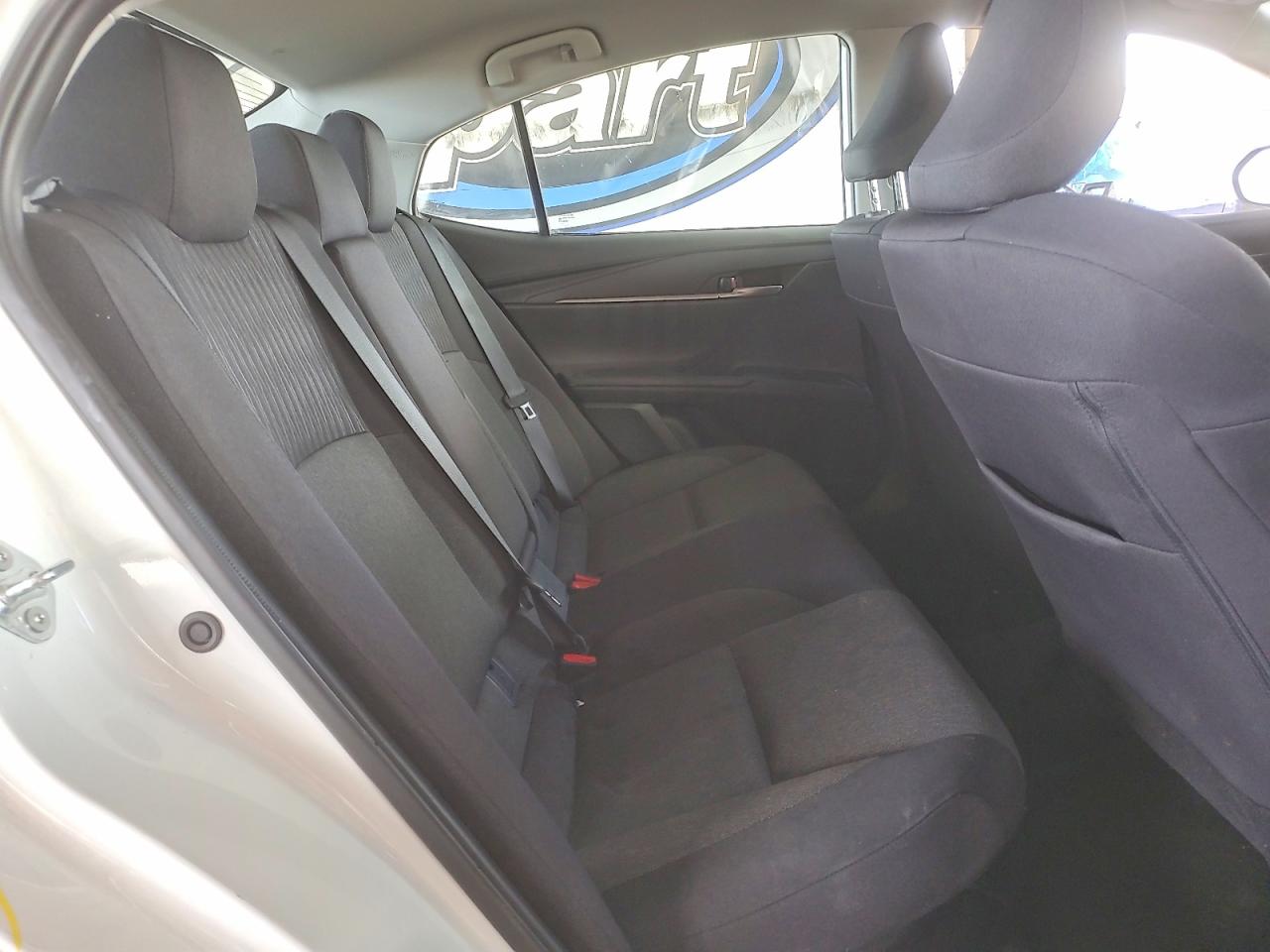 2025 TOYOTA CAMRY LE photo 10