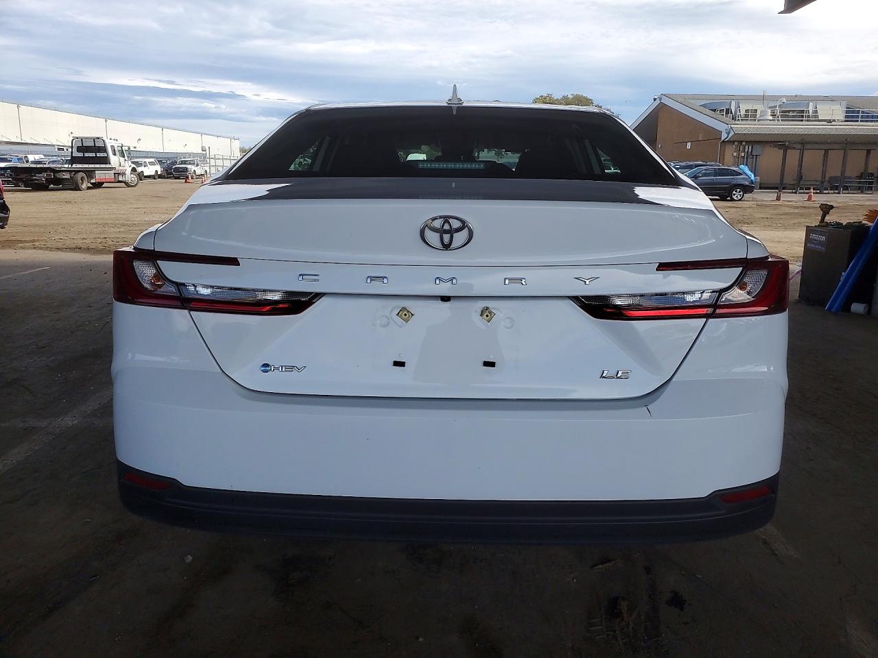 2025 TOYOTA CAMRY LE photo 6