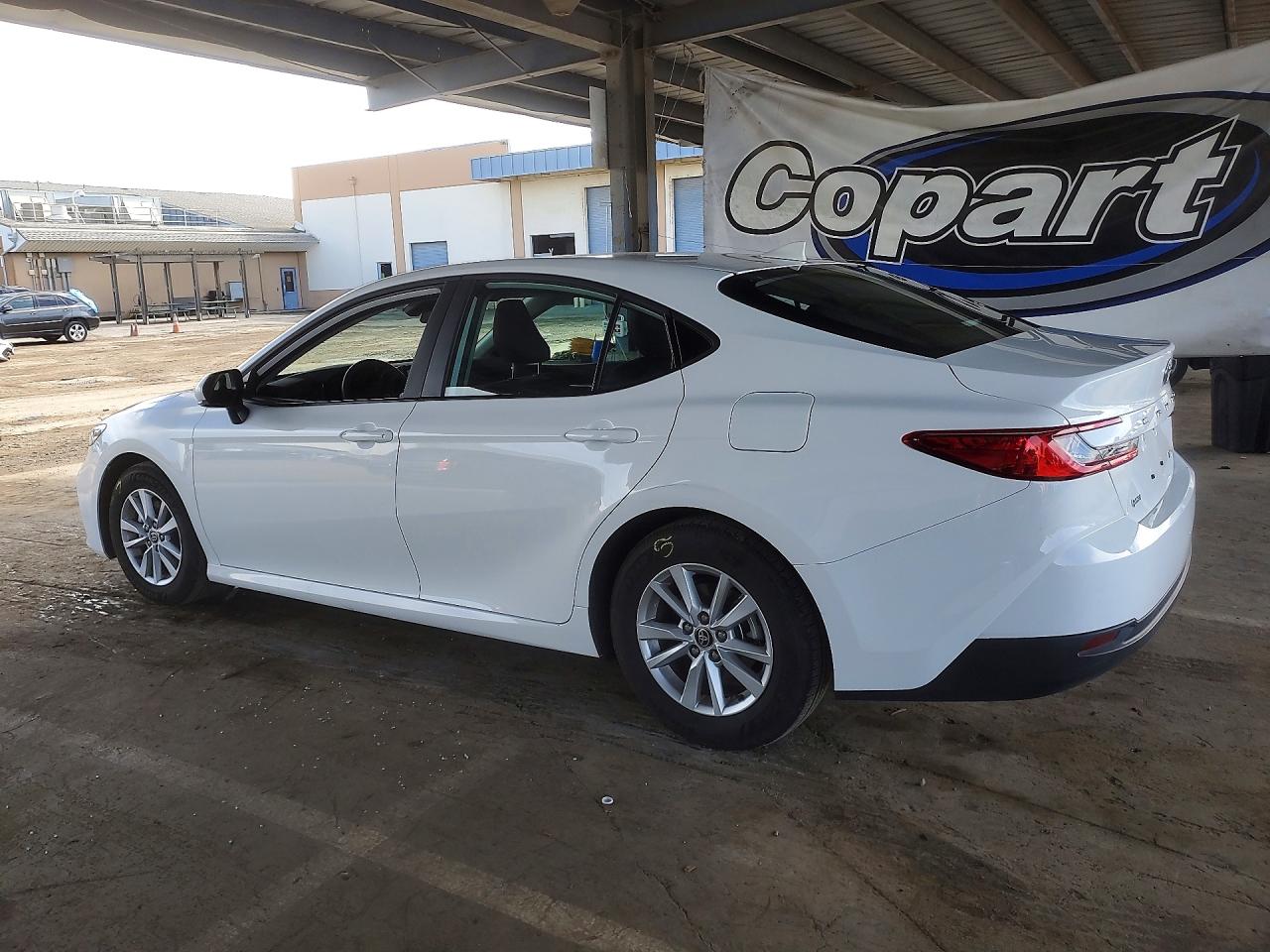 2025 TOYOTA CAMRY LE photo 2