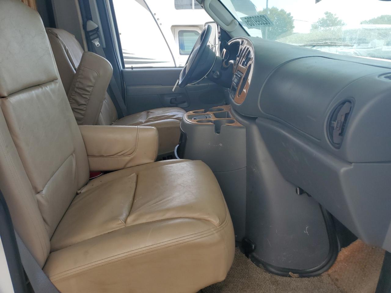 2003 FORD ECONOLINE photo 9