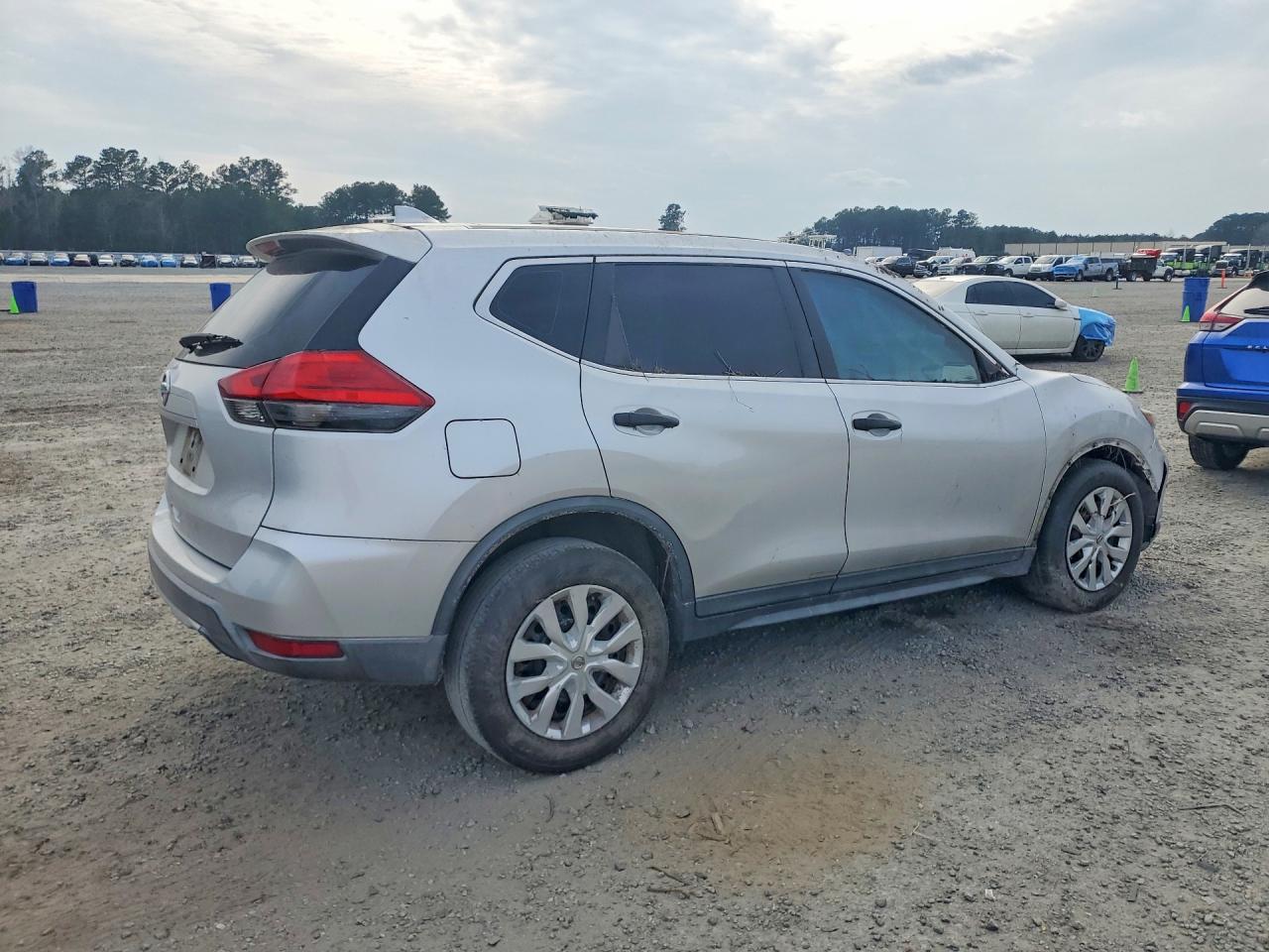 2017 NISSAN ROGUE S photo 5