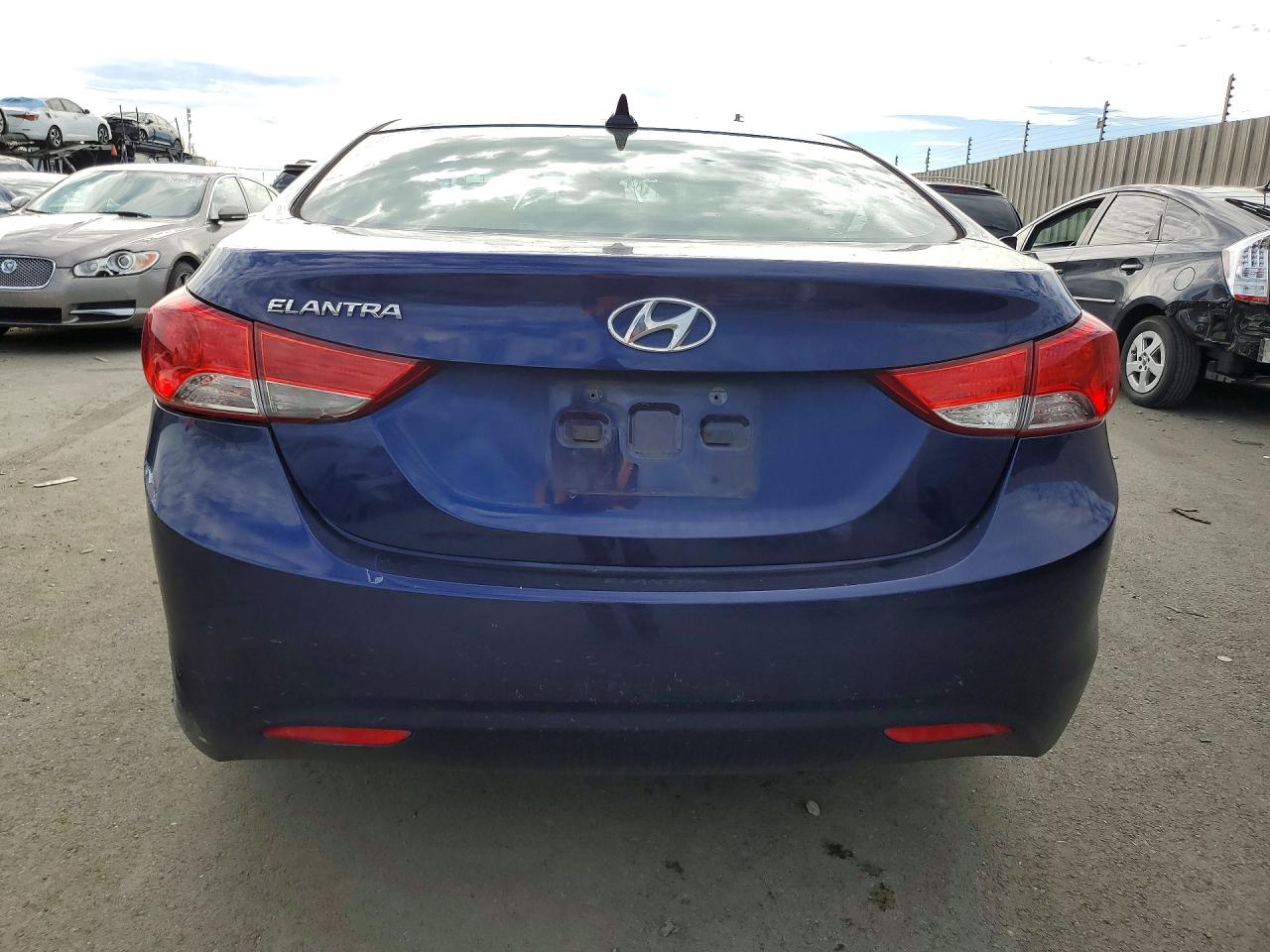 2013 HYUNDAI ELANTRA GLS photo 6