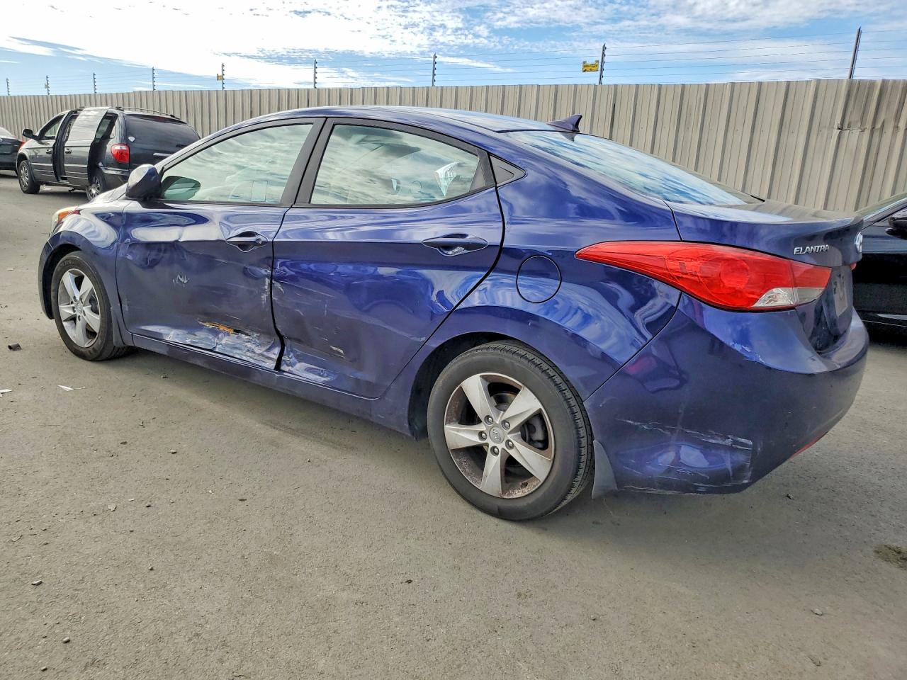 2013 HYUNDAI ELANTRA GLS photo 2