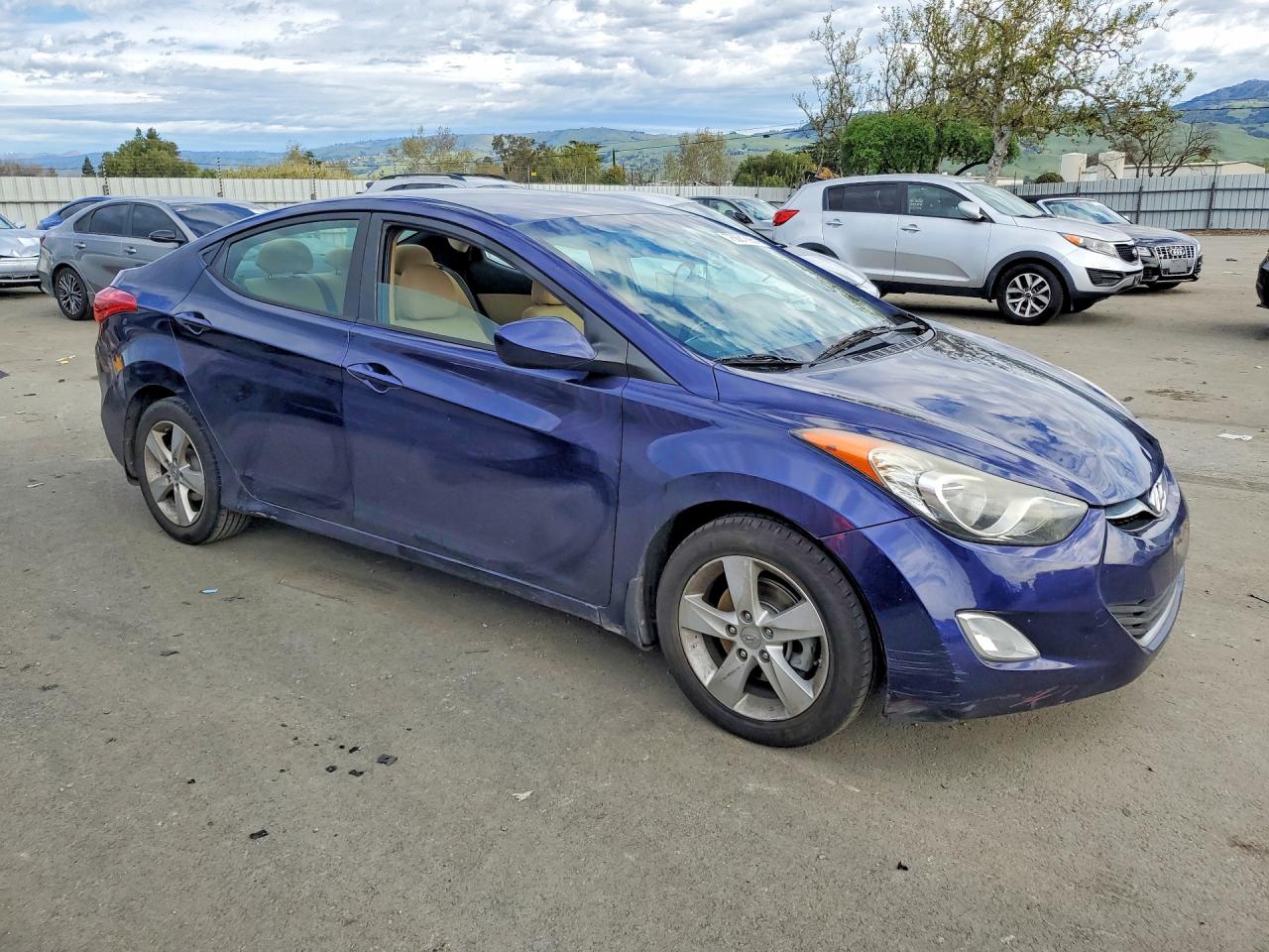 2013 HYUNDAI ELANTRA GLS photo 4