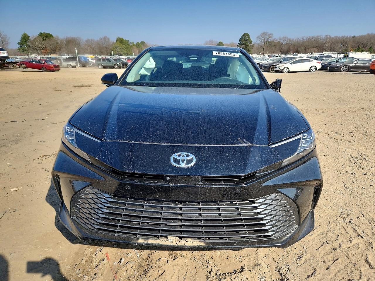 2025 TOYOTA CAMRY XLE photo 8