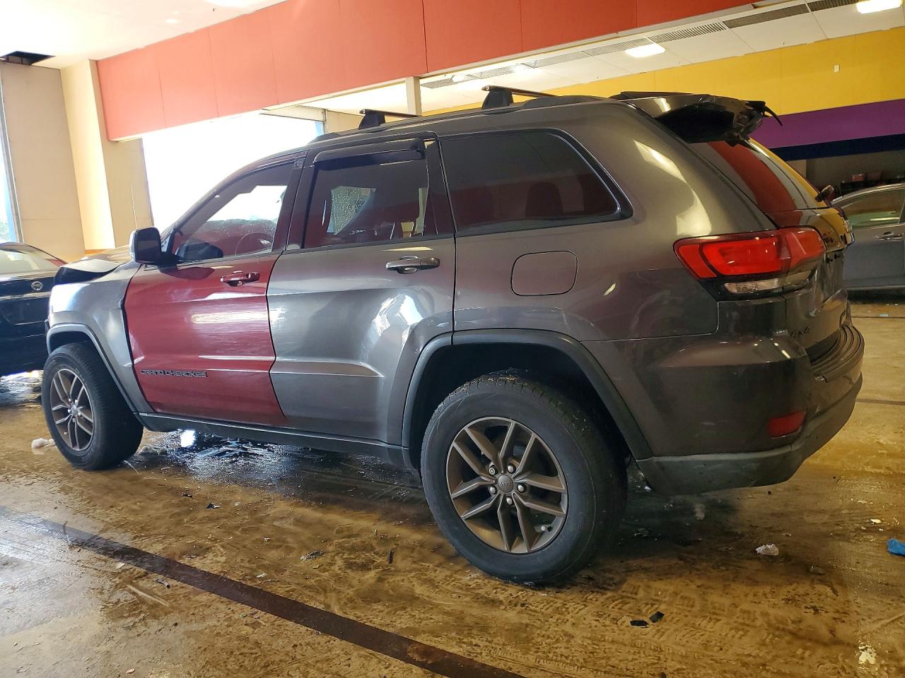 2016 JEEP GRAND CHEROKEE LAREDO photo 3