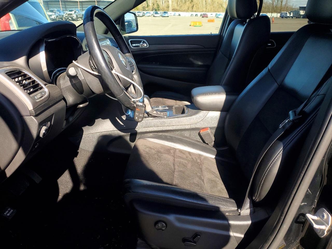 2020 JEEP GRAND CHEROKEE LAREDO photo 7