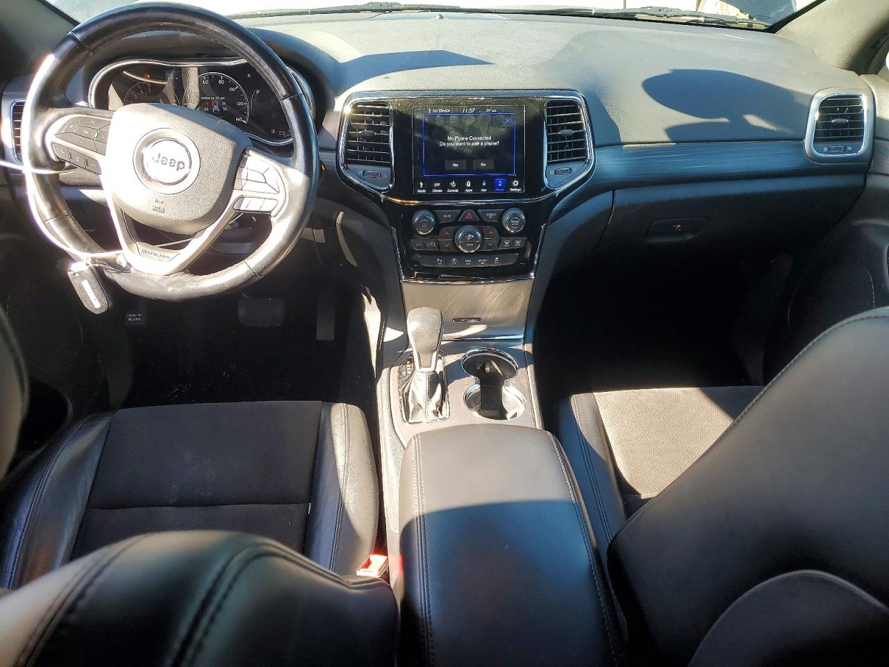 2020 JEEP GRAND CHEROKEE LAREDO photo 8