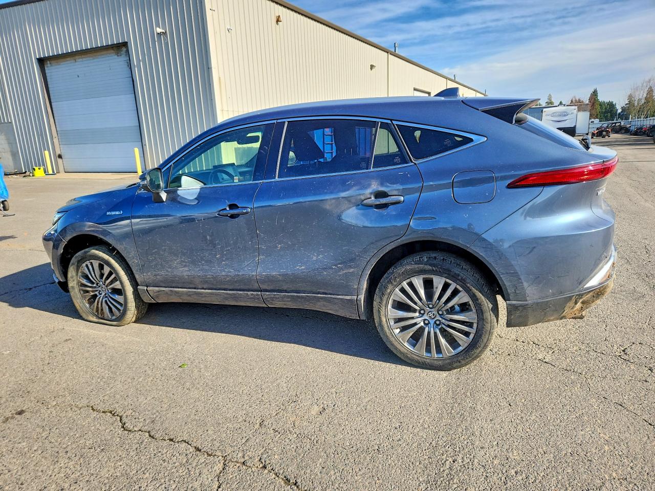 2021 TOYOTA VENZA XLE photo 2