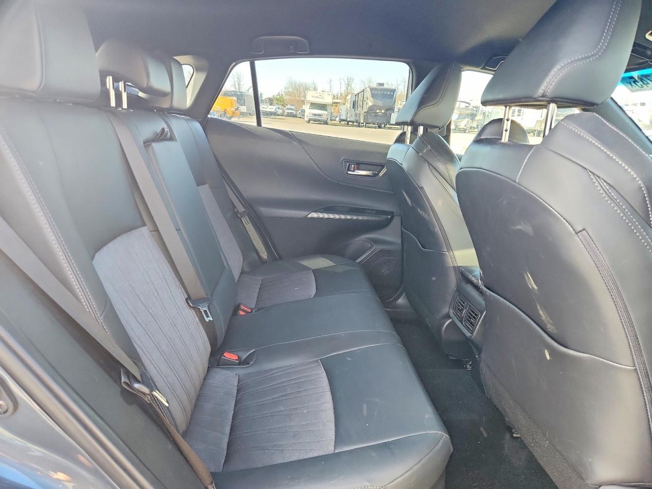 2021 TOYOTA VENZA XLE photo 10
