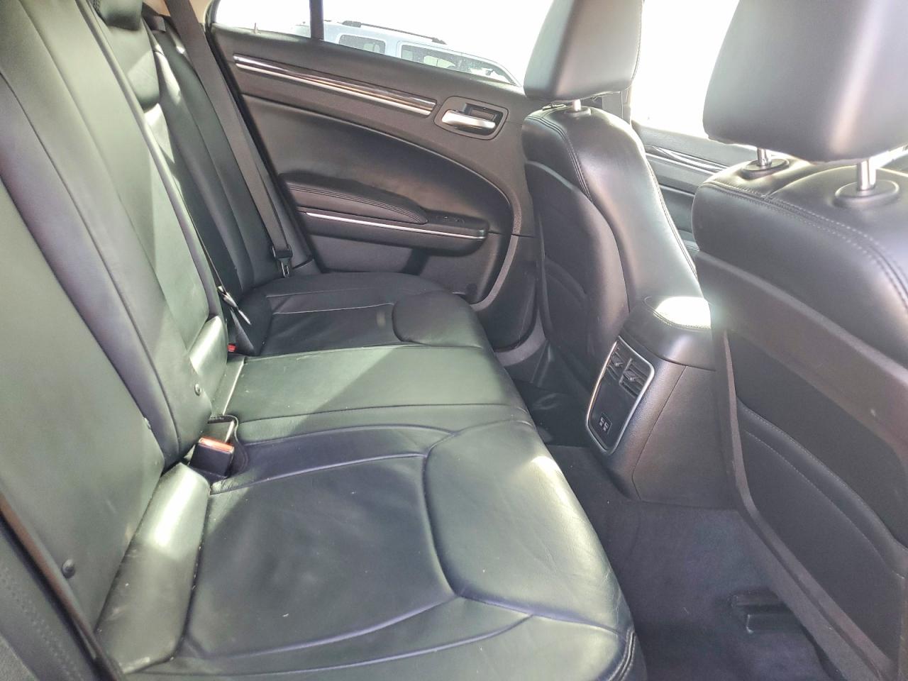 2015 CHRYSLER 300 LIMITED photo 10