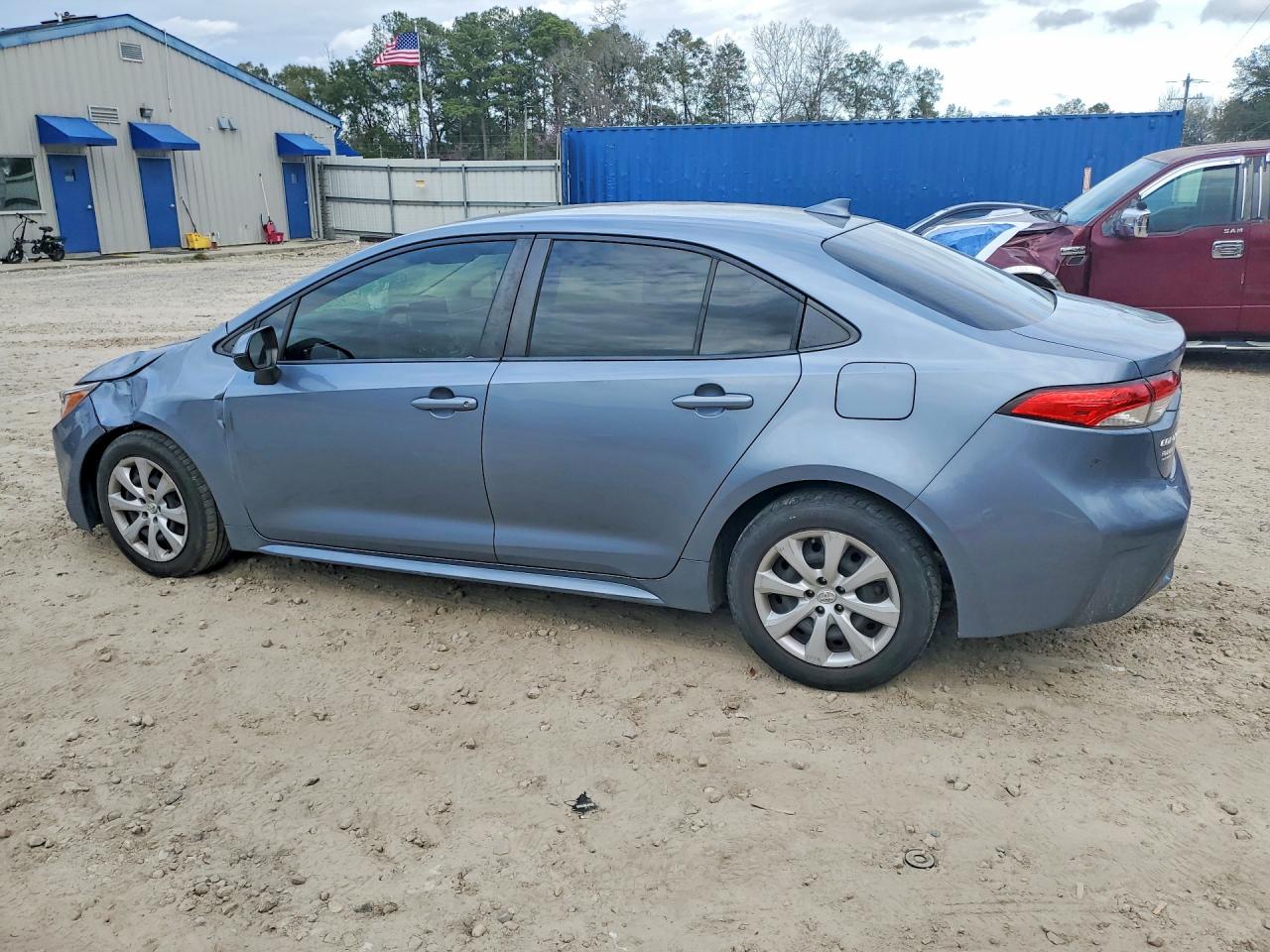 2020 TOYOTA COROLLA LE photo 3