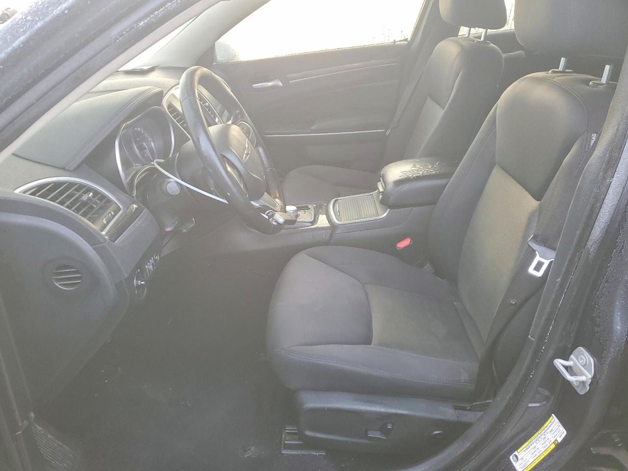 2019 CHRYSLER 300 TOURING photo 7