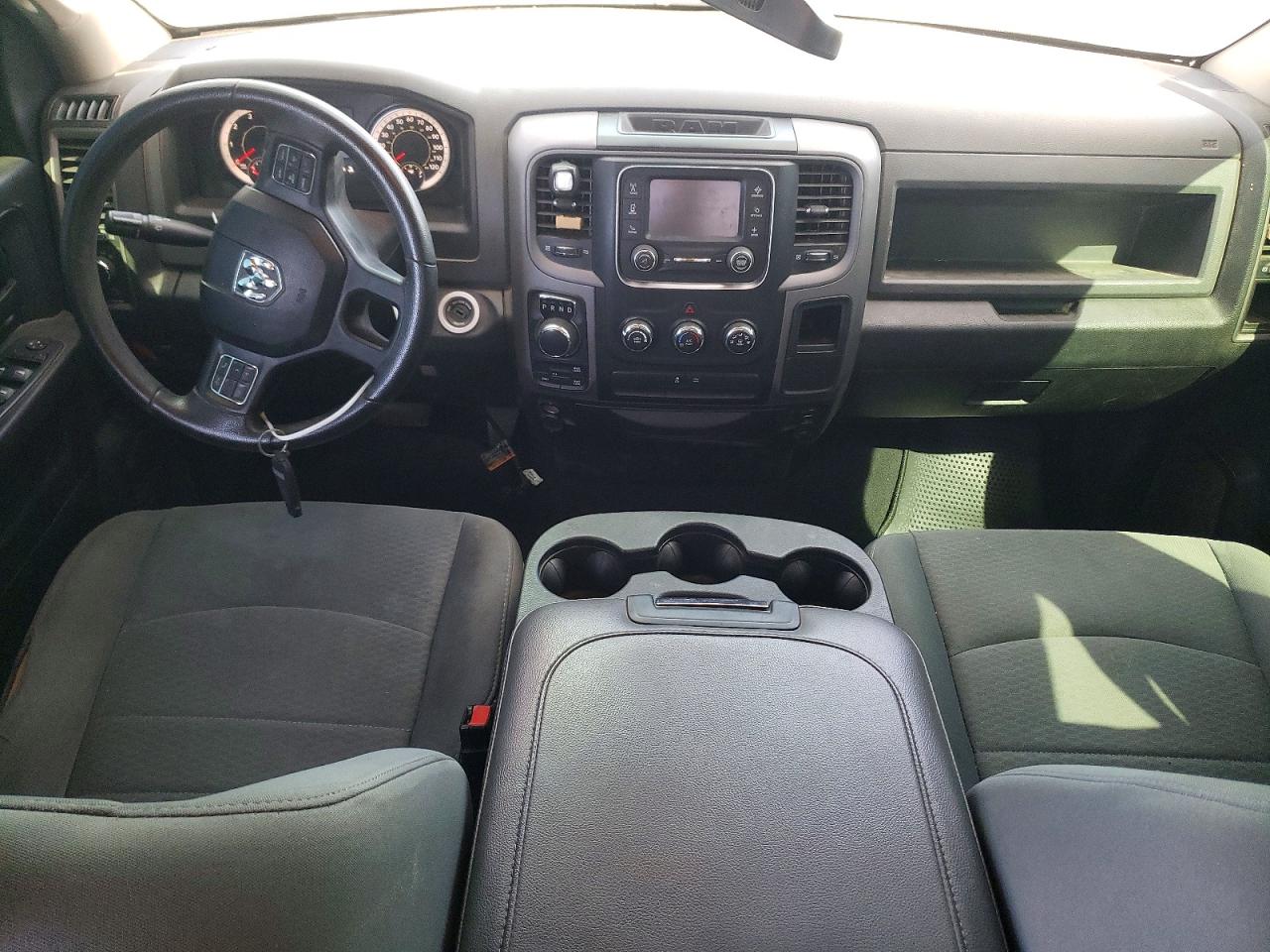2016 RAM 1500 ST photo 15