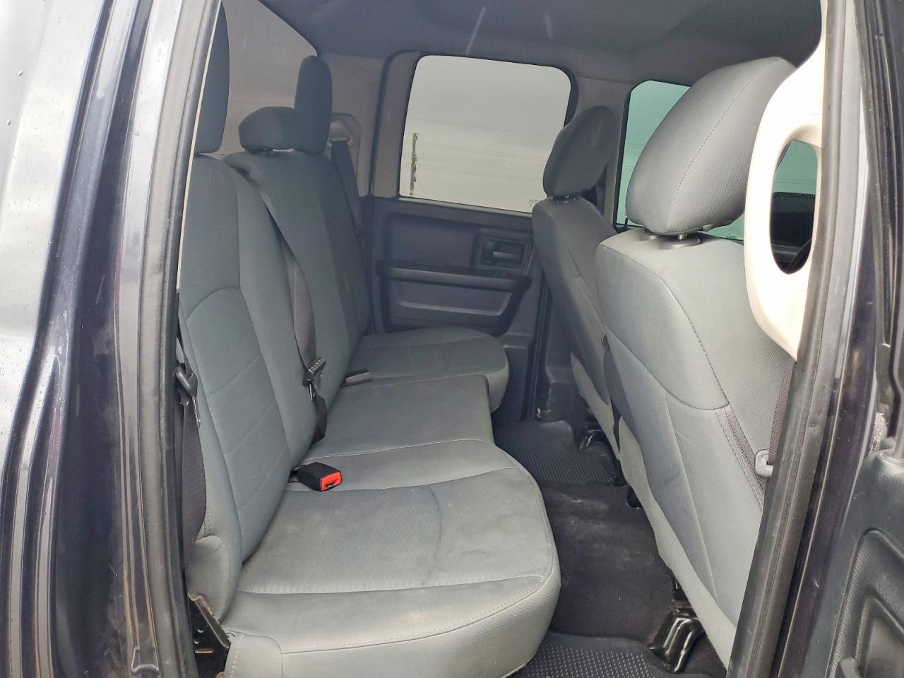 2016 RAM 1500 ST photo 19