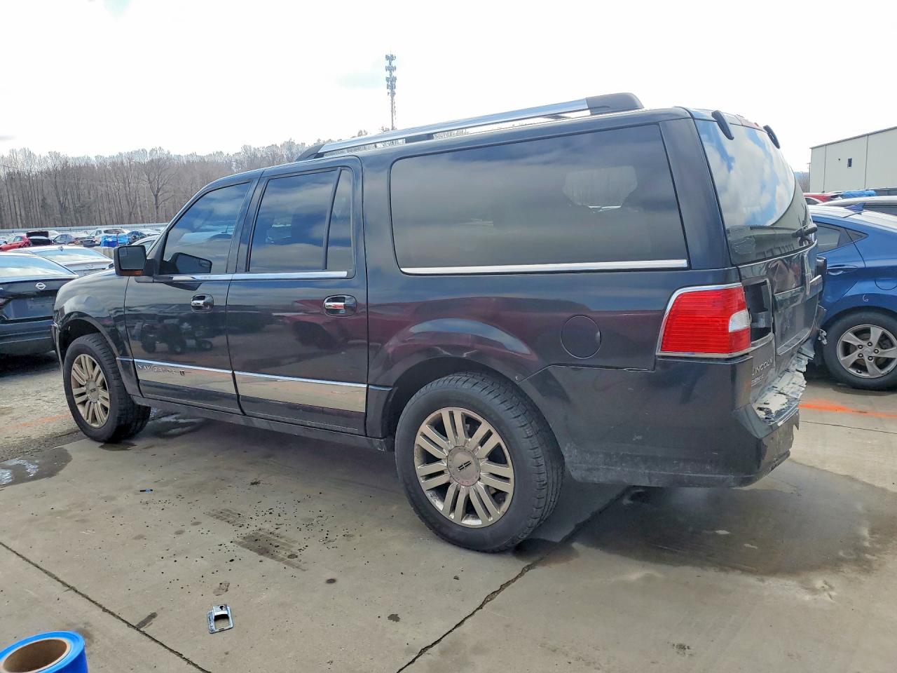 2013 LINCOLN NAVIGATOR L photo 2