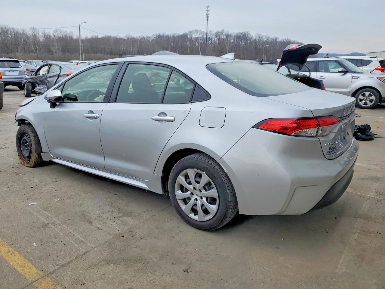 2023 TOYOTA COROLLA LE photo 2