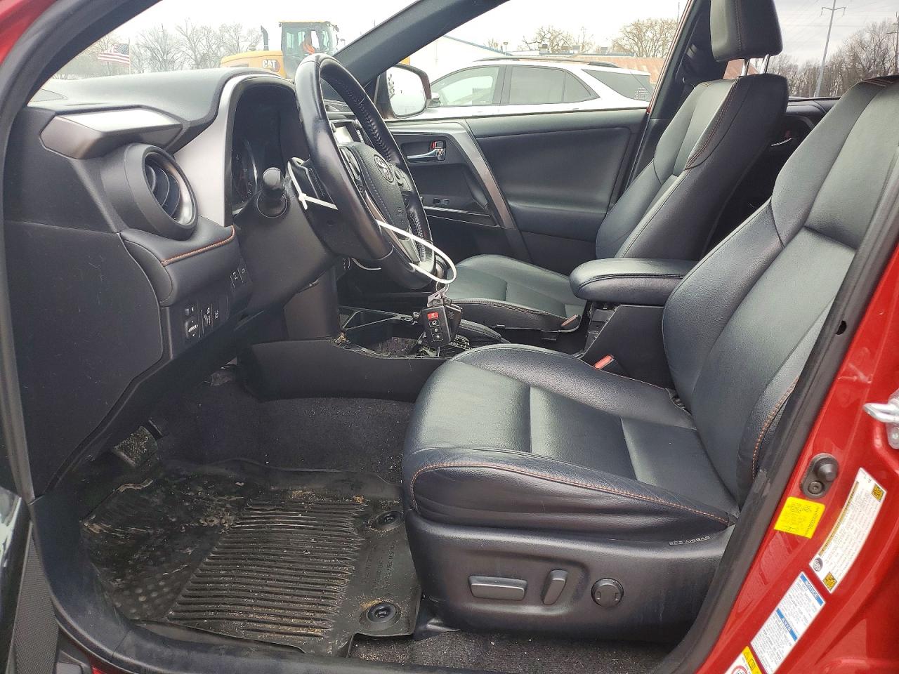 2017 TOYOTA RAV4 SE photo 13