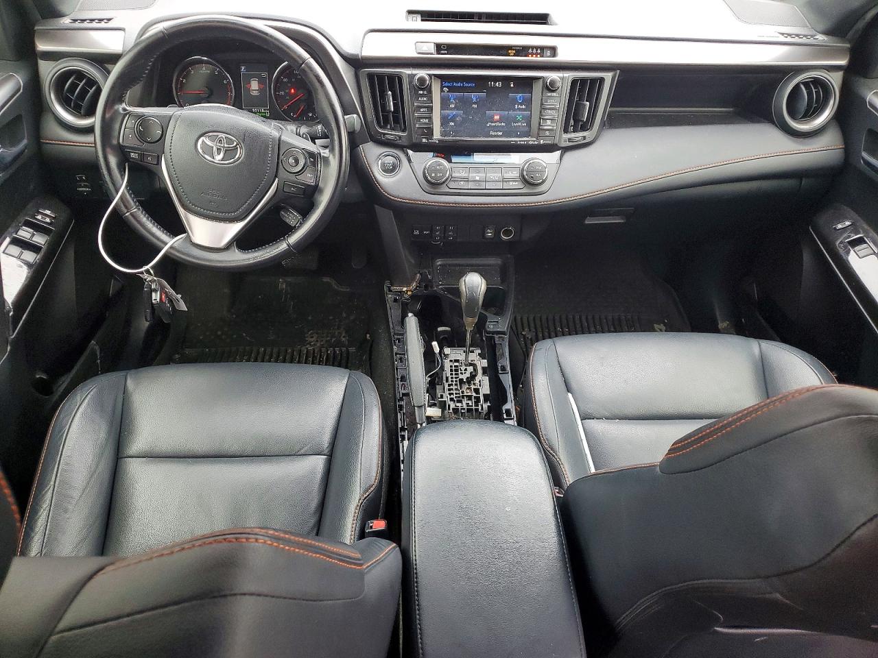 2017 TOYOTA RAV4 SE photo 15