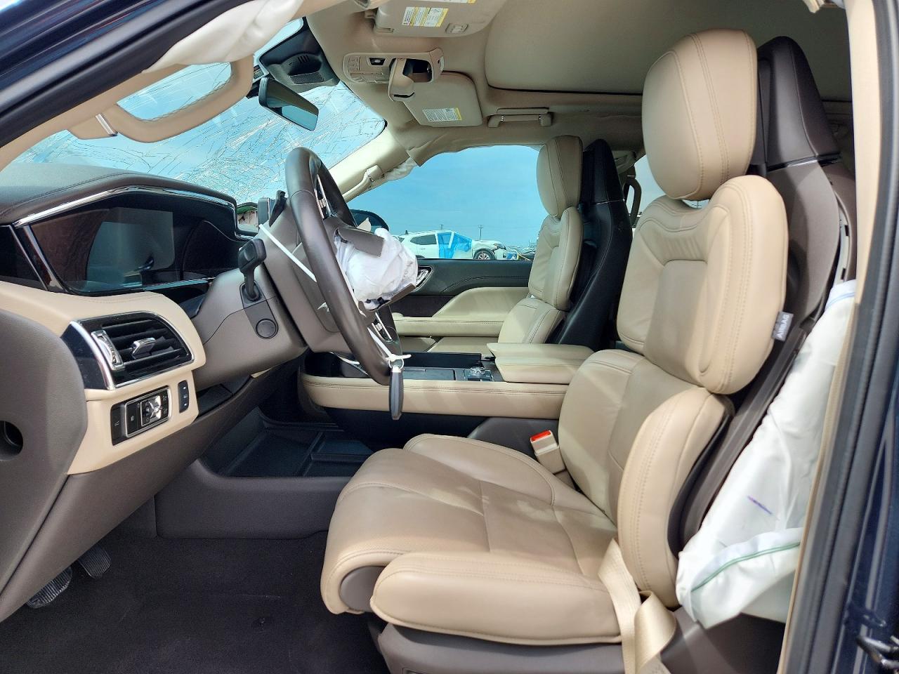 2024 LINCOLN NAVIGATOR RESERVE photo 19