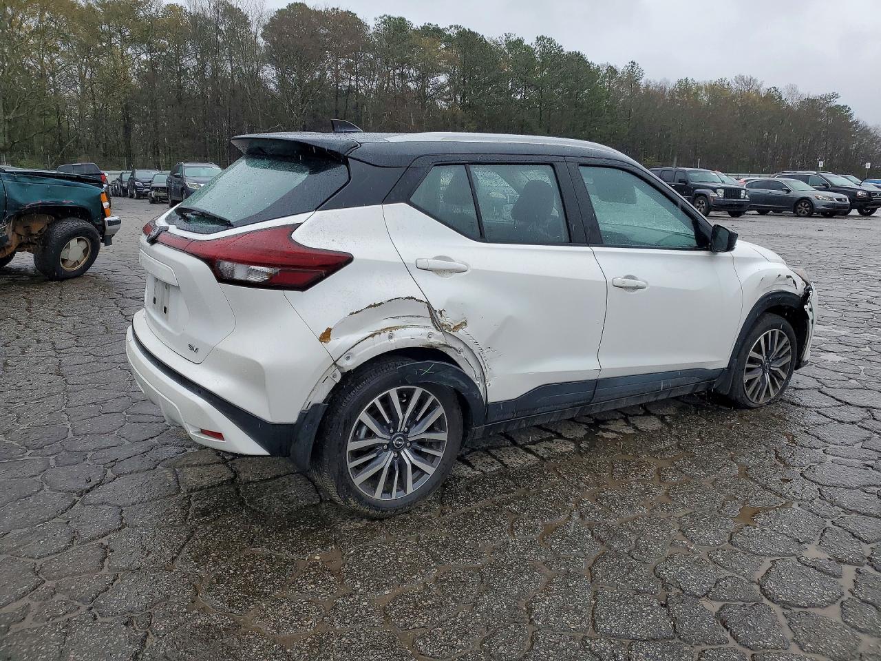 2022 NISSAN KICKS SV photo 5