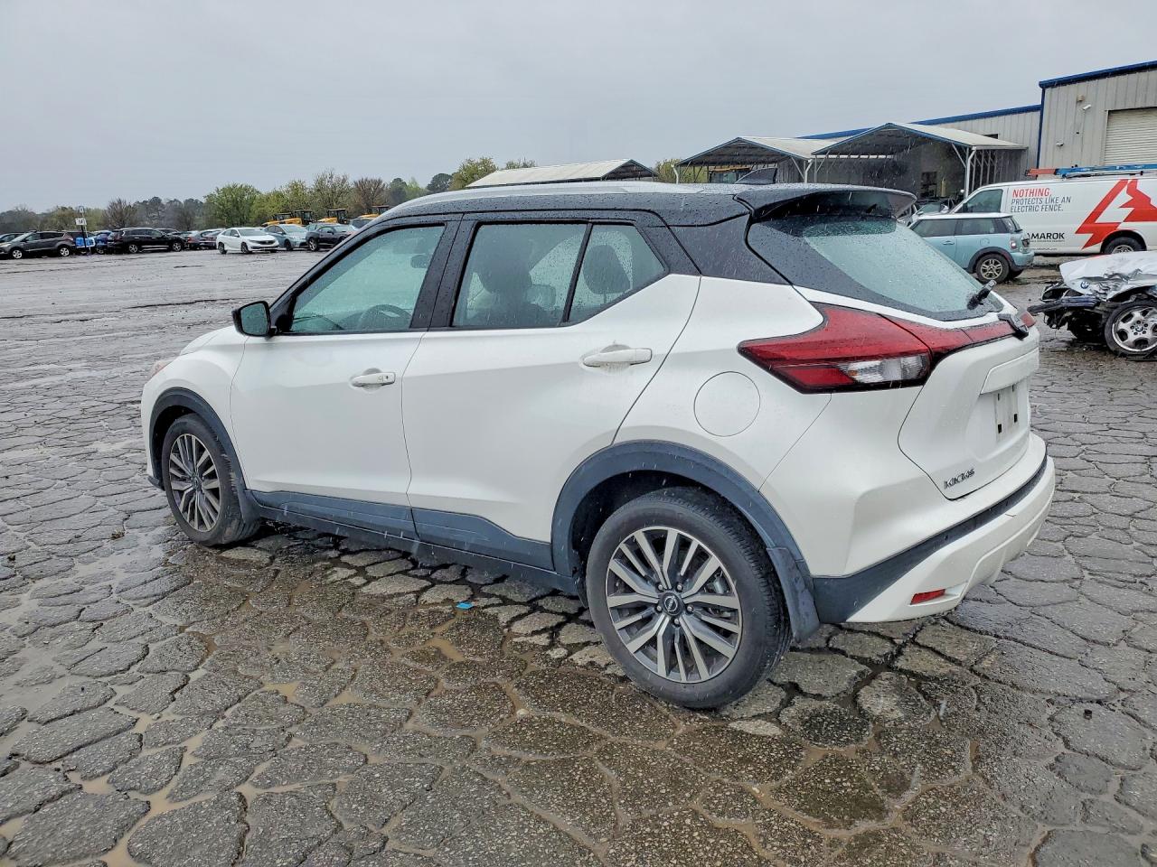 2022 NISSAN KICKS SV photo 3
