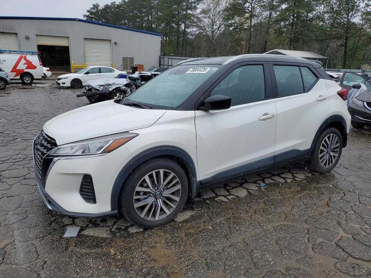 2022 NISSAN KICKS