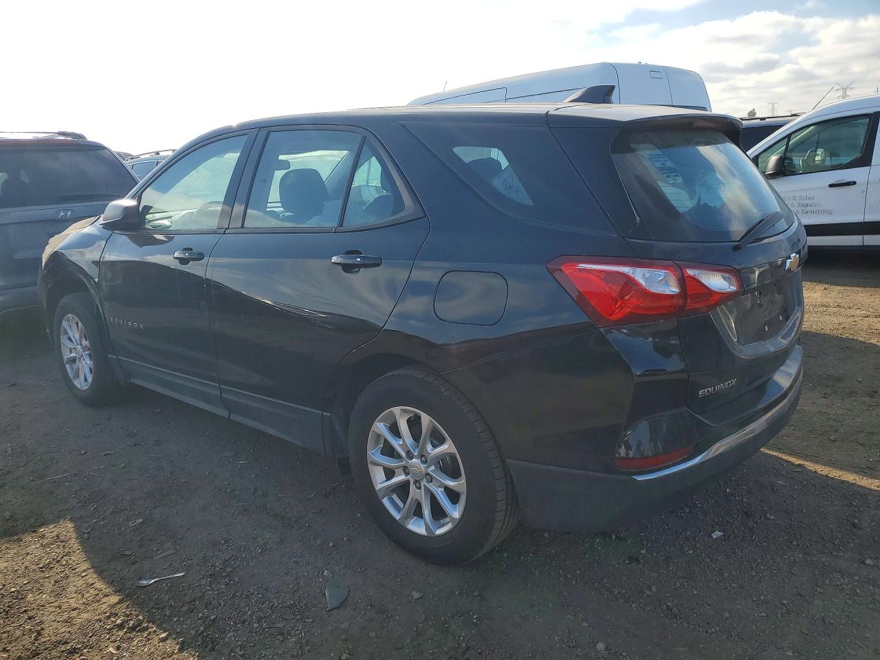 2018 CHEVROLET EQUINOX LS photo 2