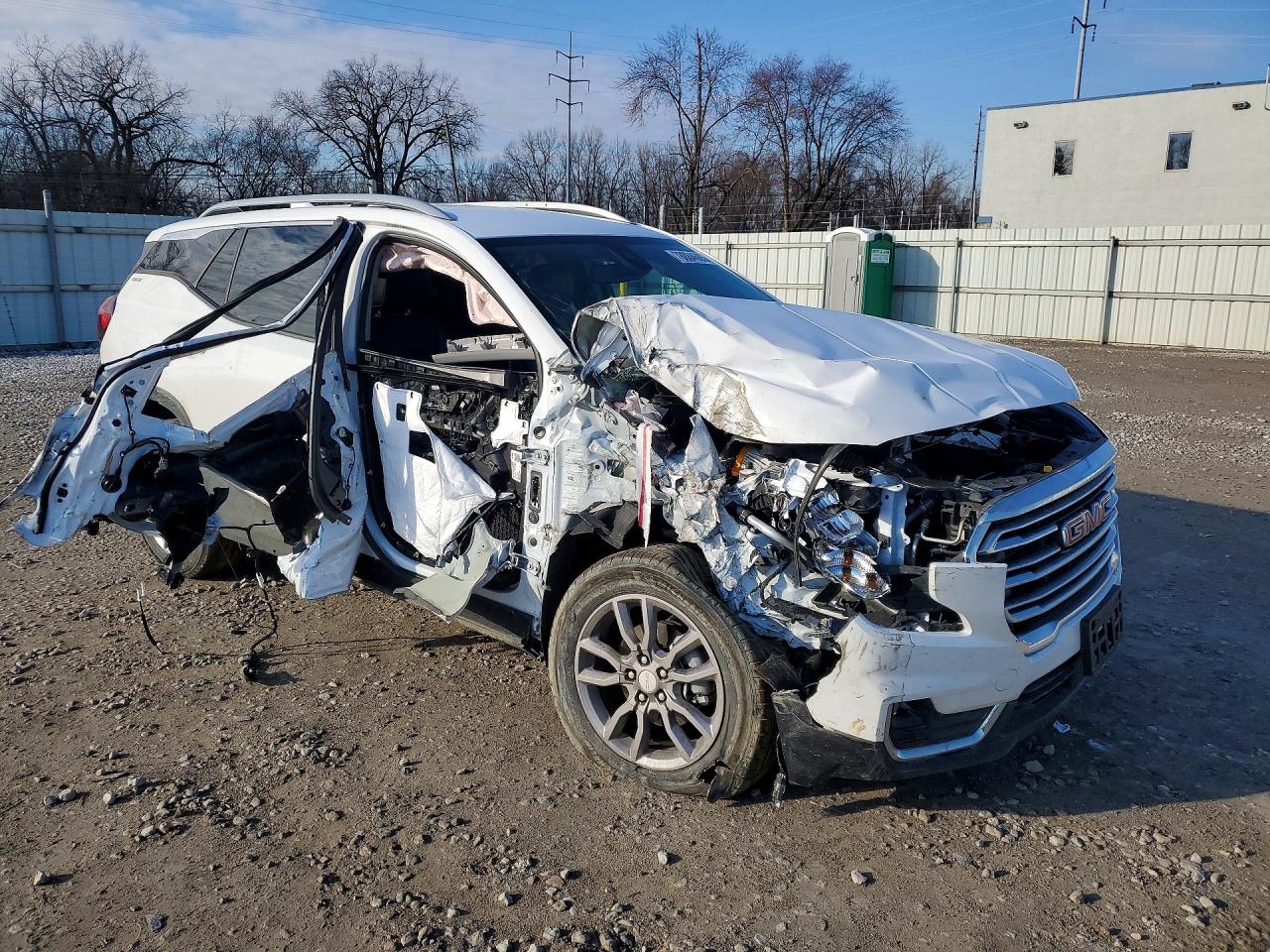 2024 GMC TERRAIN SLT photo 4