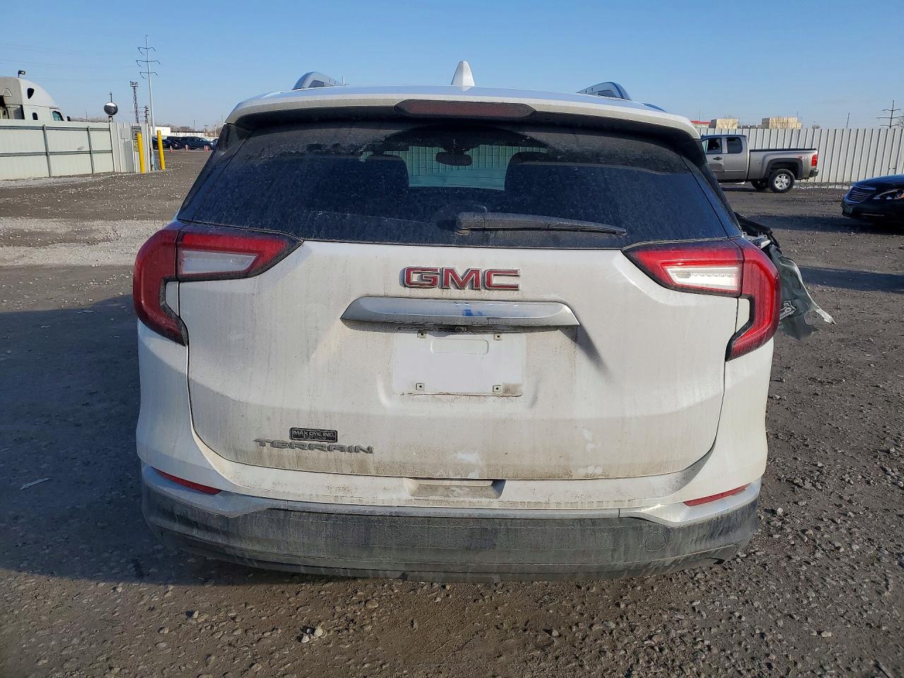 2024 GMC TERRAIN SLT photo 6
