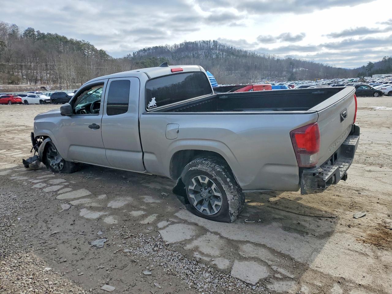 2019 TOYOTA TACOMA SR photo 4