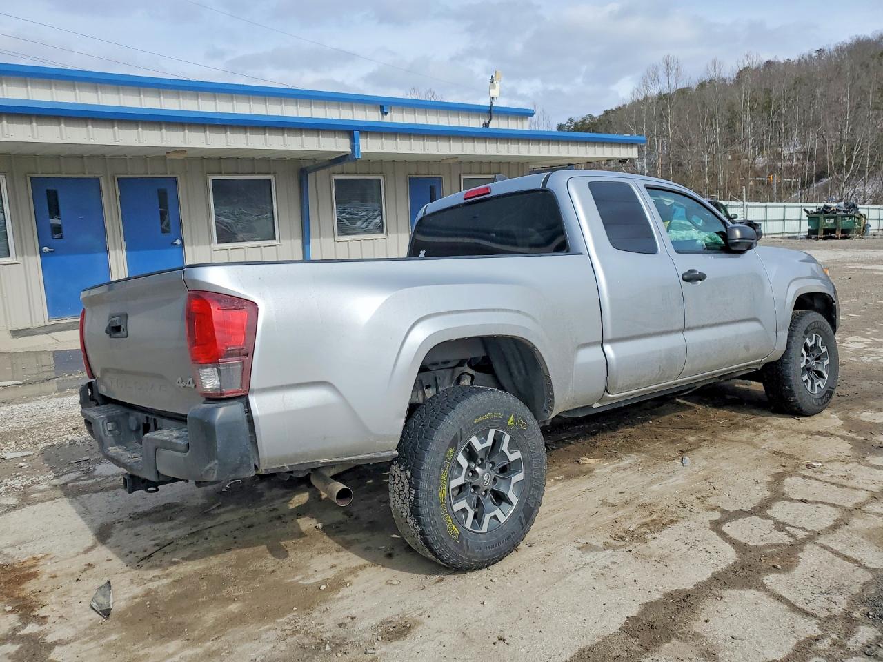 2019 TOYOTA TACOMA SR photo 7