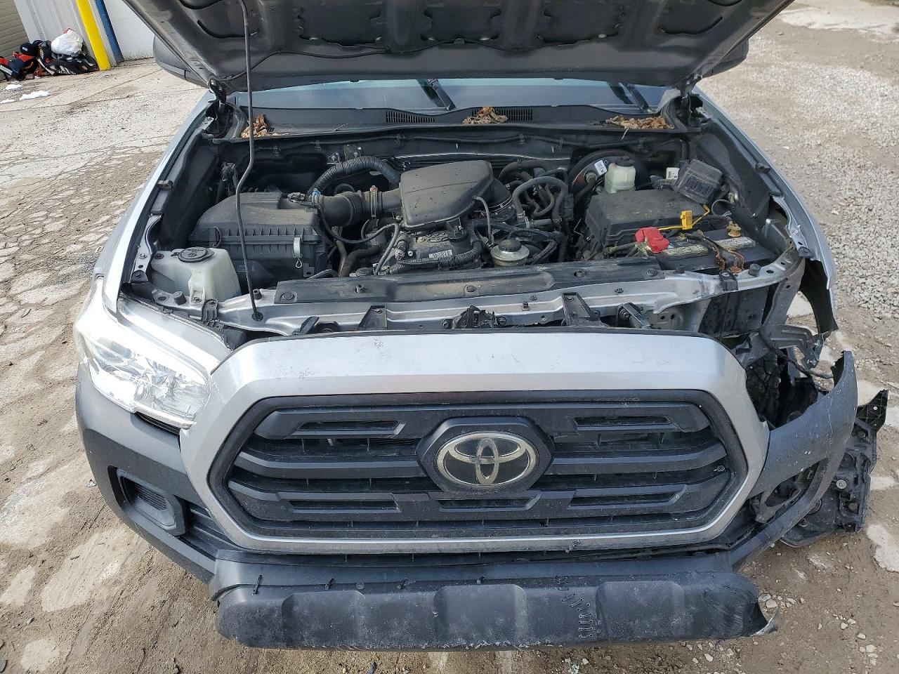 2019 TOYOTA TACOMA SR photo 31