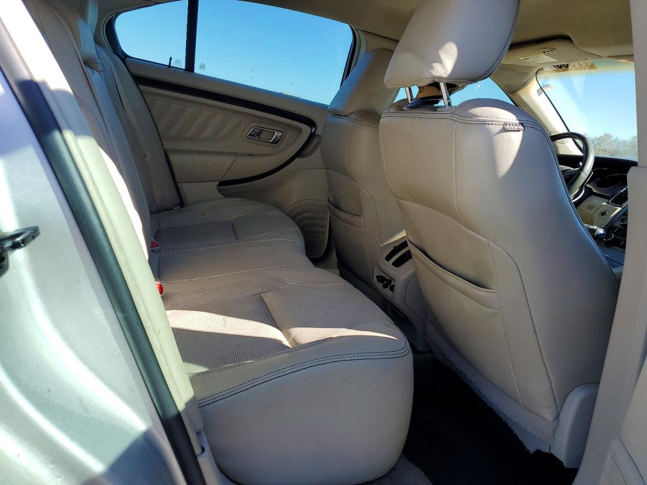 2010 FORD TAURUS LIMITED photo 10