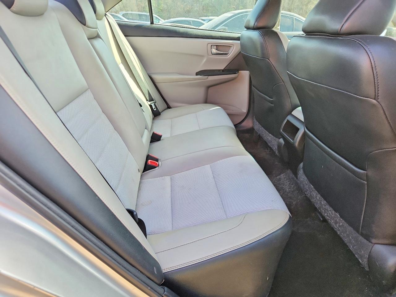 2017 TOYOTA CAMRY SE photo 10