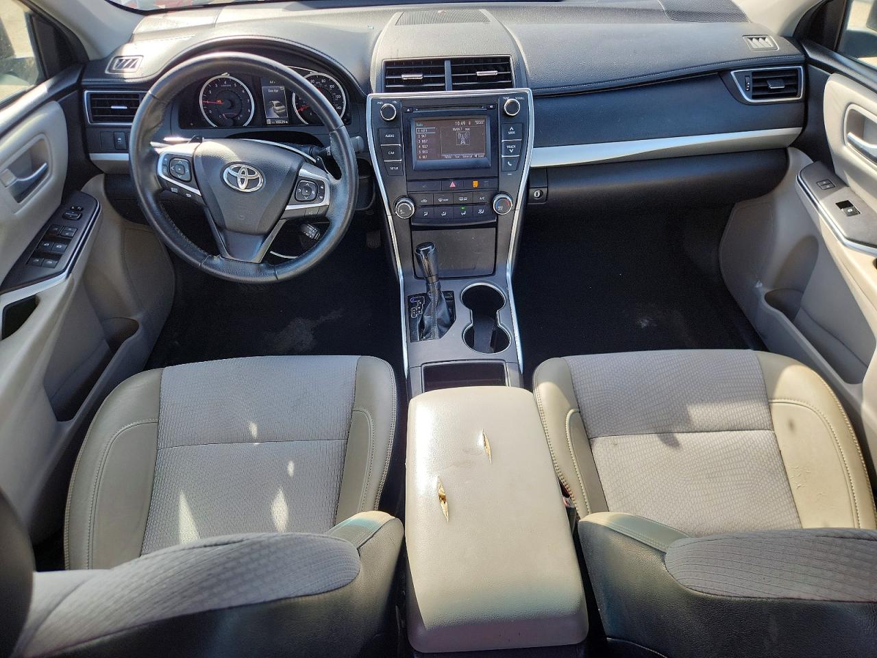 2017 TOYOTA CAMRY SE photo 8