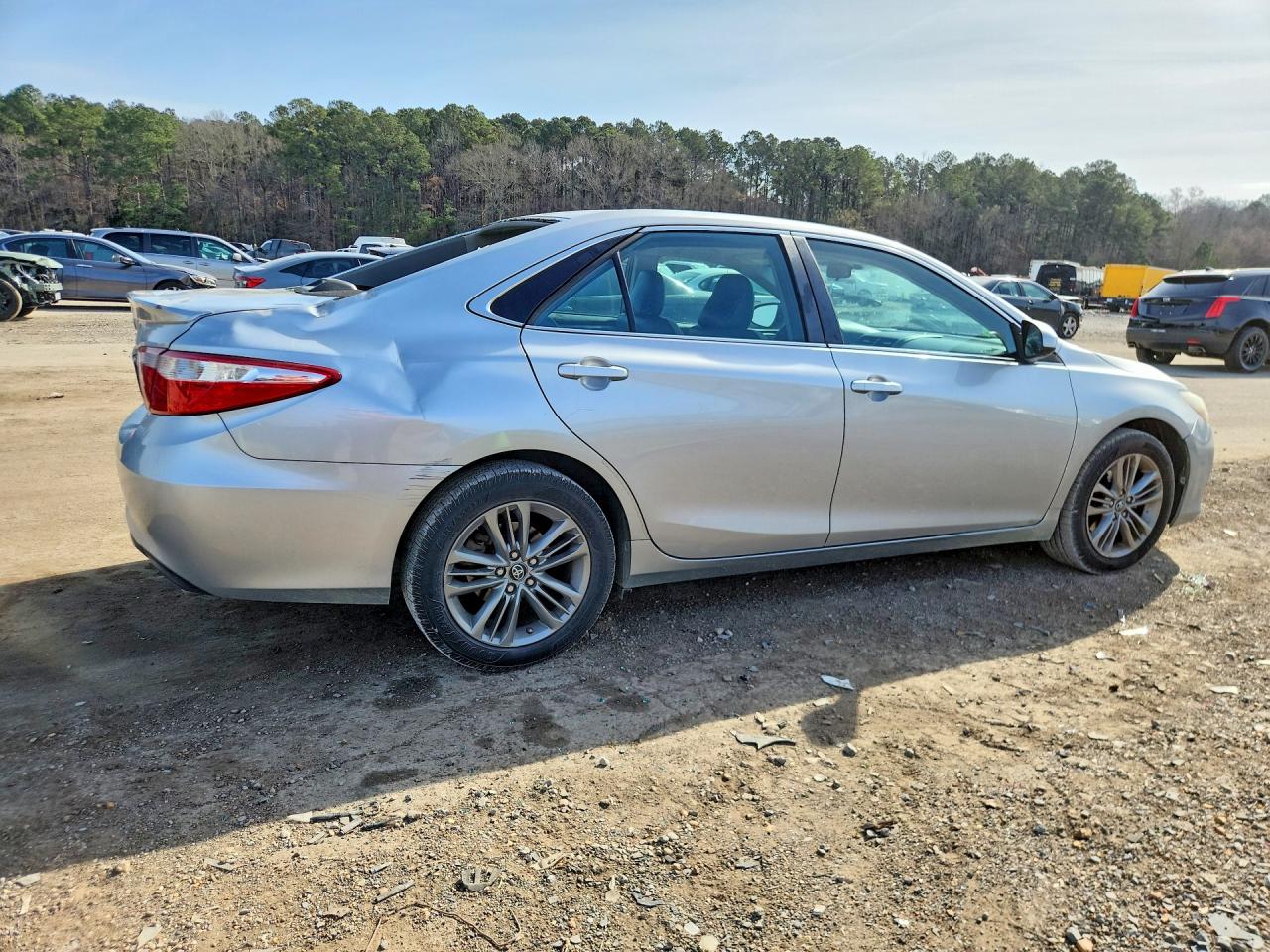2017 TOYOTA CAMRY SE photo 3