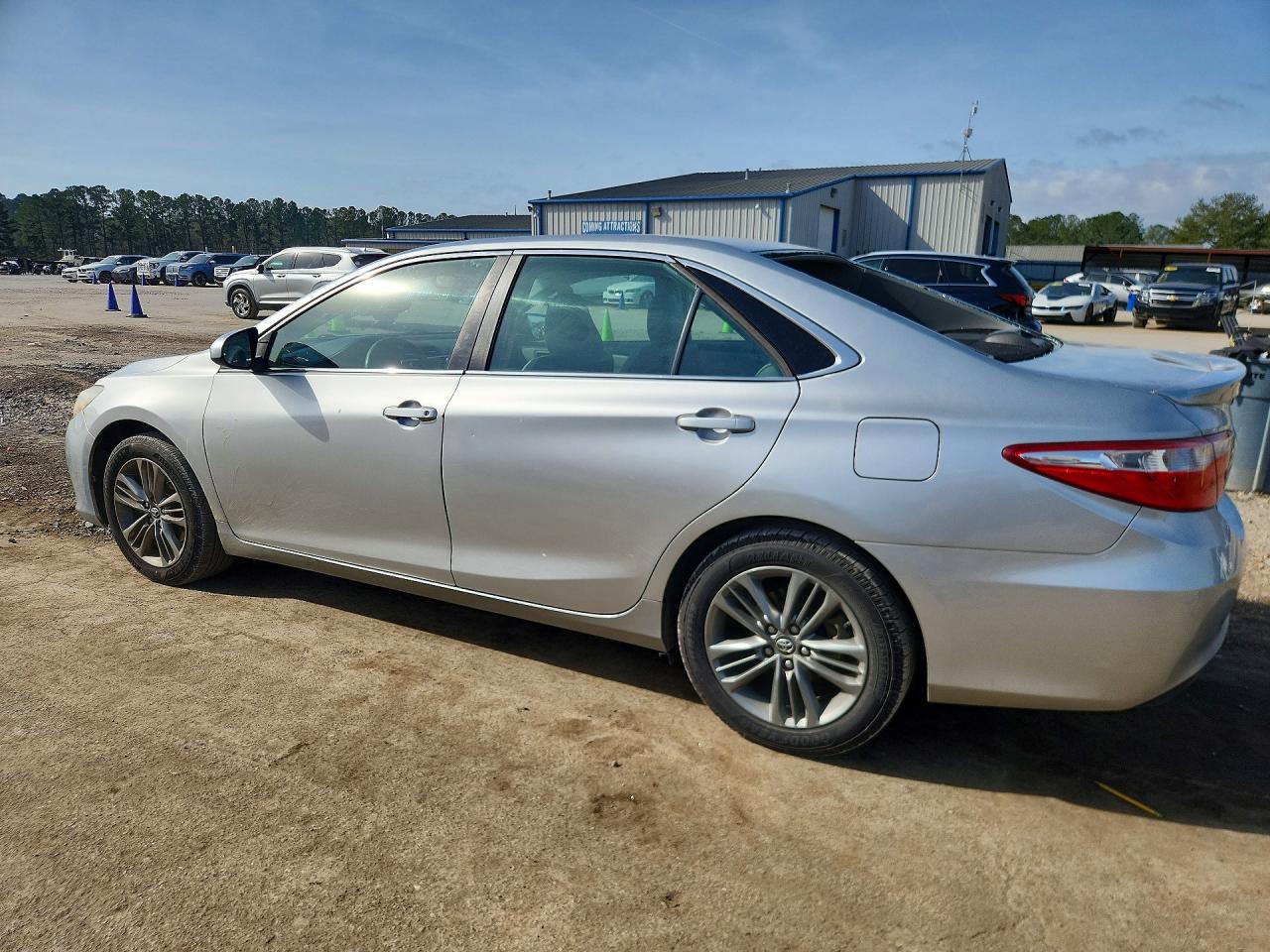 2017 TOYOTA CAMRY SE photo 2
