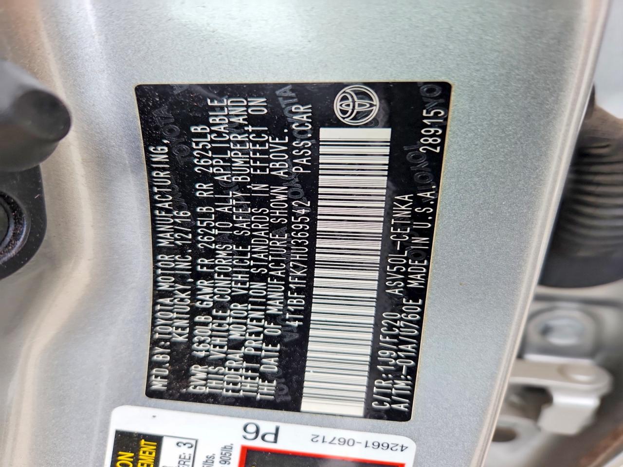 2017 TOYOTA CAMRY LE photo 23