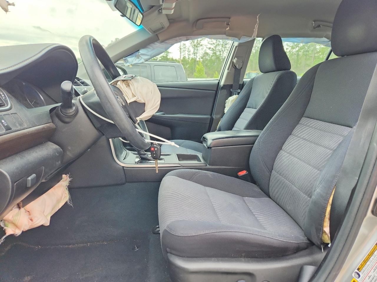 2017 TOYOTA CAMRY LE photo 13