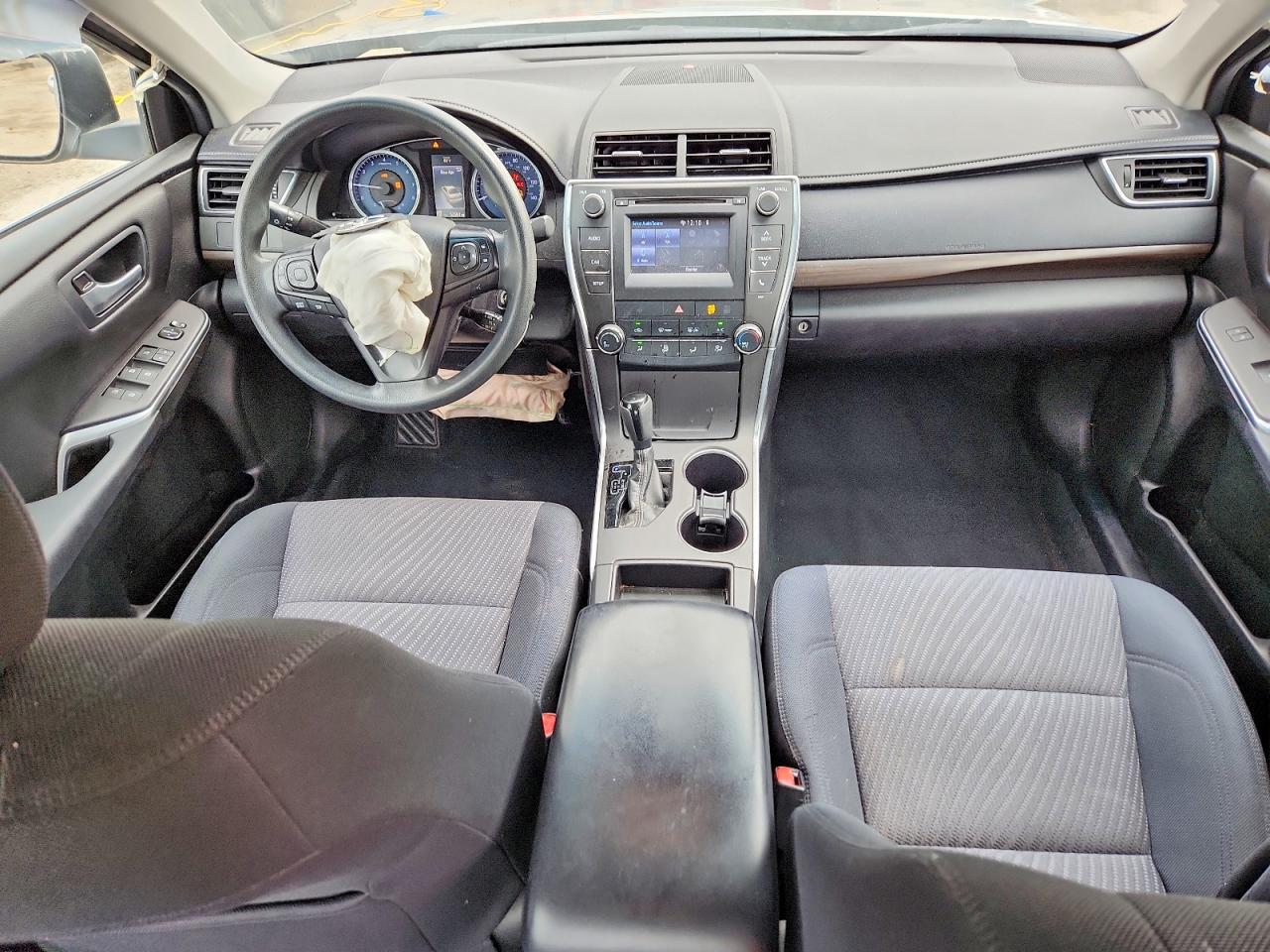 2017 TOYOTA CAMRY LE photo 15