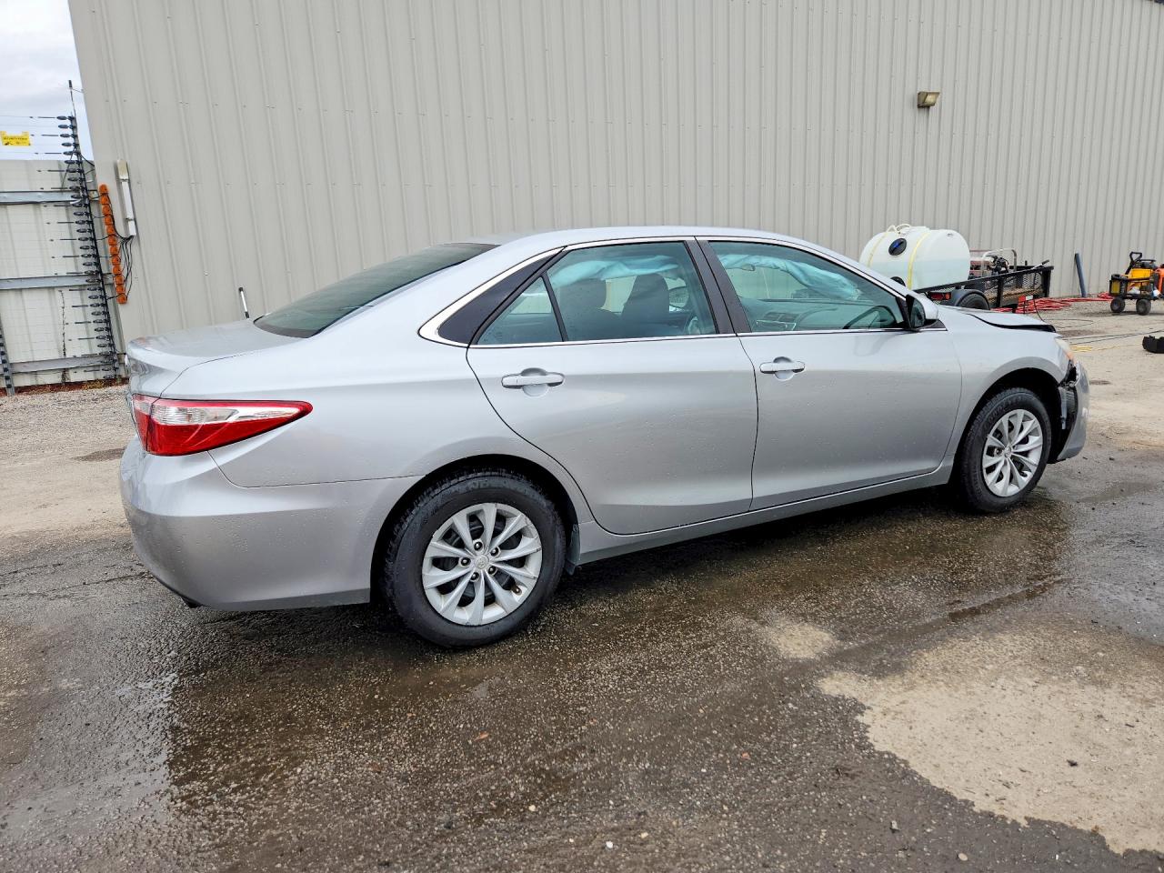 2017 TOYOTA CAMRY LE photo 5