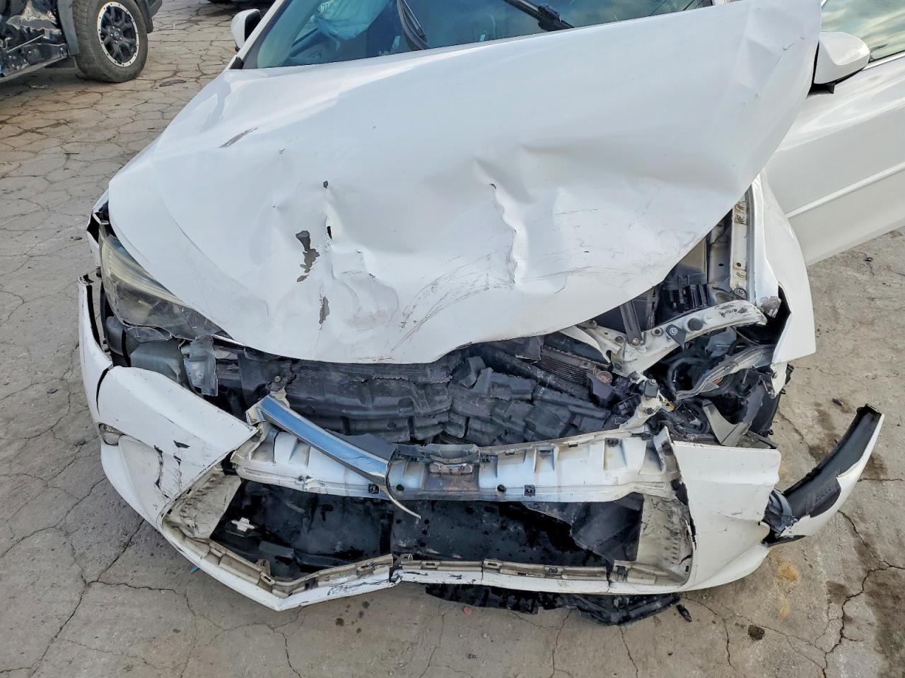2017 TOYOTA CAMRY SE photo 11