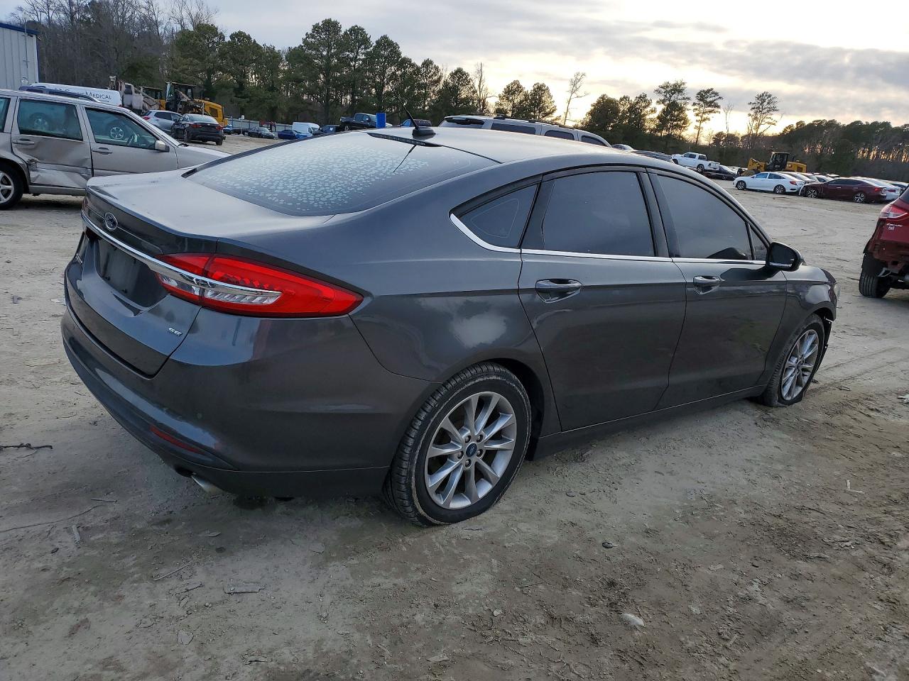 2017 FORD FUSION SE photo 3