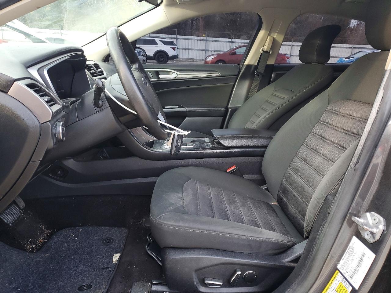2017 FORD FUSION SE photo 7