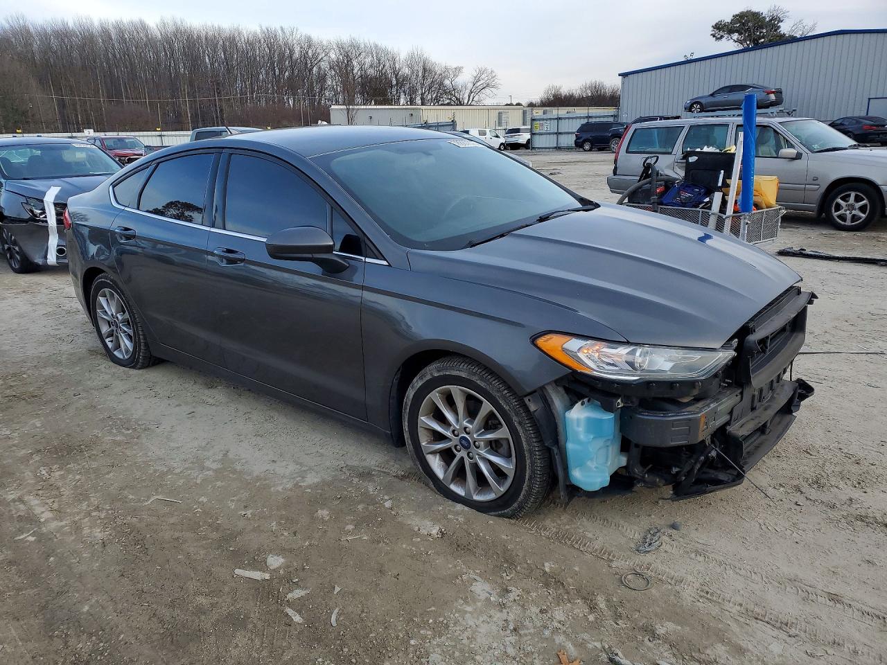 2017 FORD FUSION SE photo 4